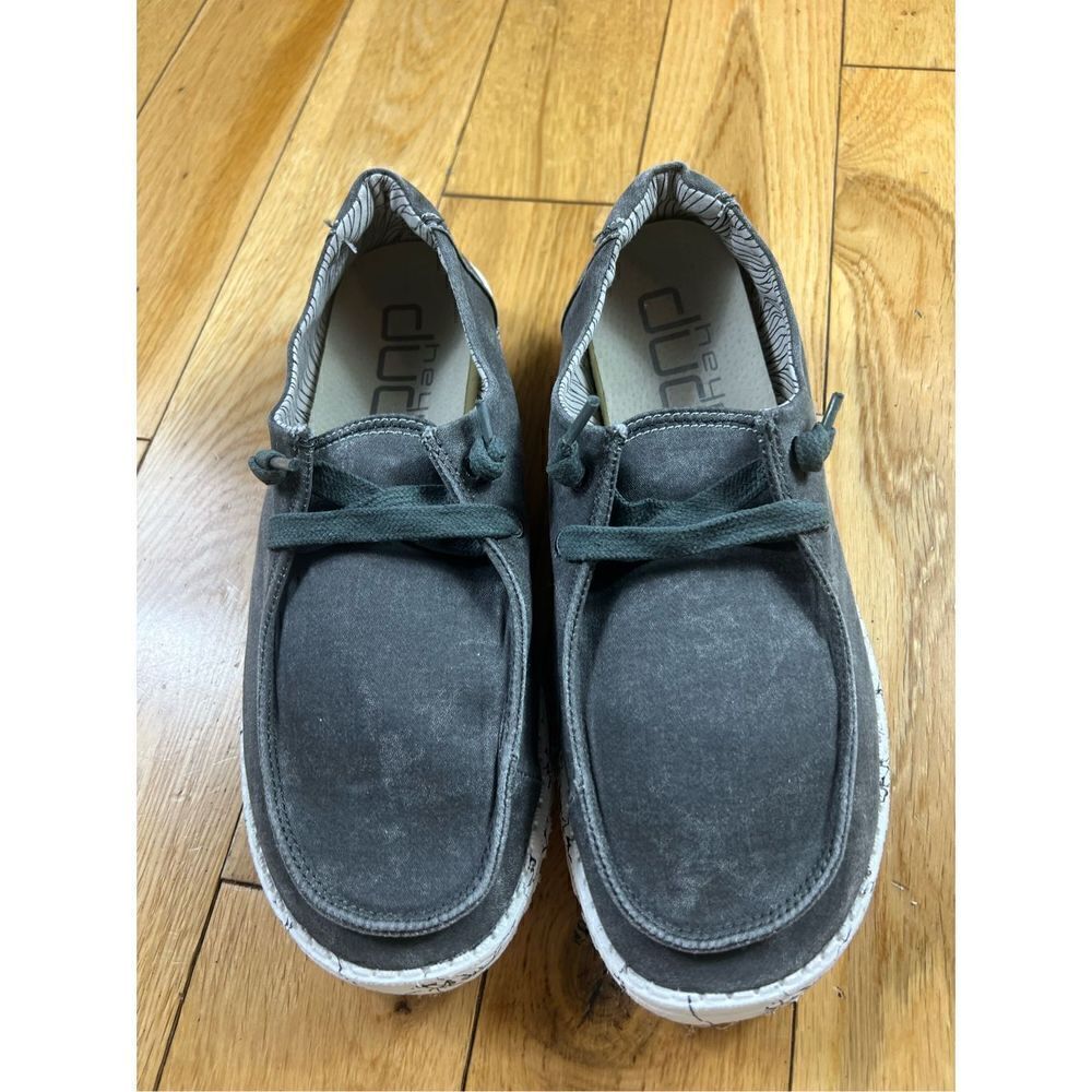 Hey Dude Womens Grey Loafers Size 8